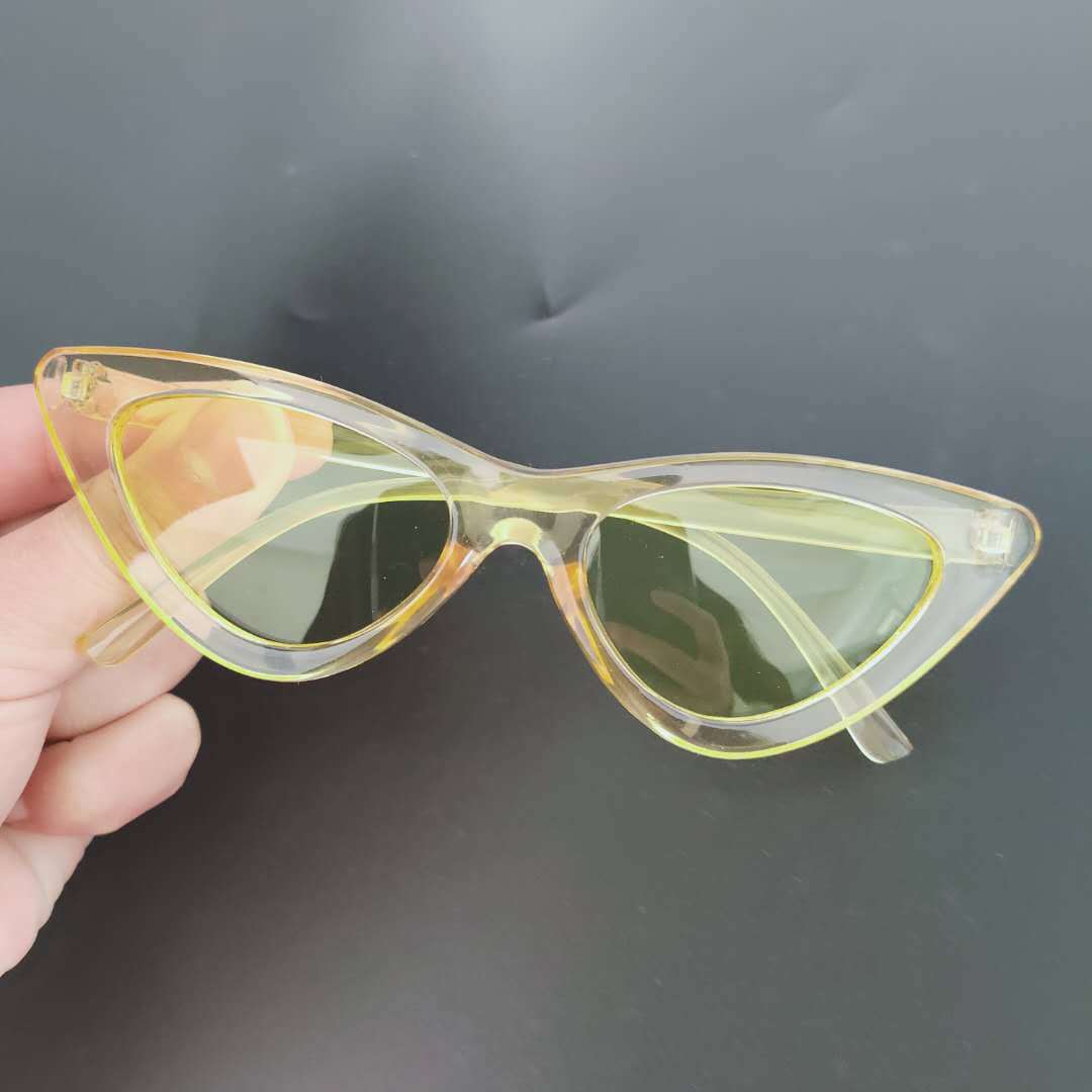 Retro Triangle Cat Eye Net Red Sunglasses