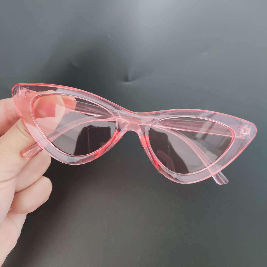 Retro Triangle Cat Eye Net Red Sunglasses