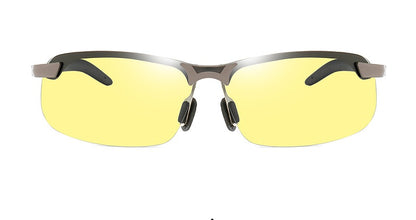 Polarising color-changing sunglasses