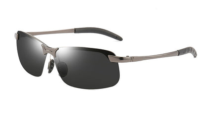 Polarising color-changing sunglasses